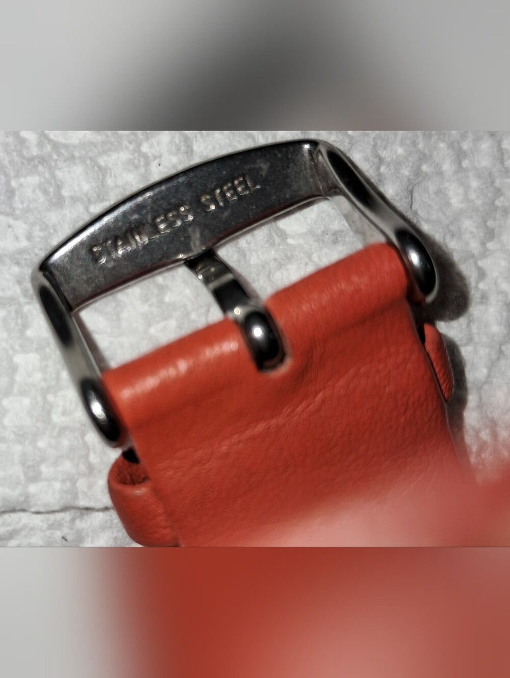 FOSSIL ORANGE FACE & BAND WATCH - Picture 12 of 16